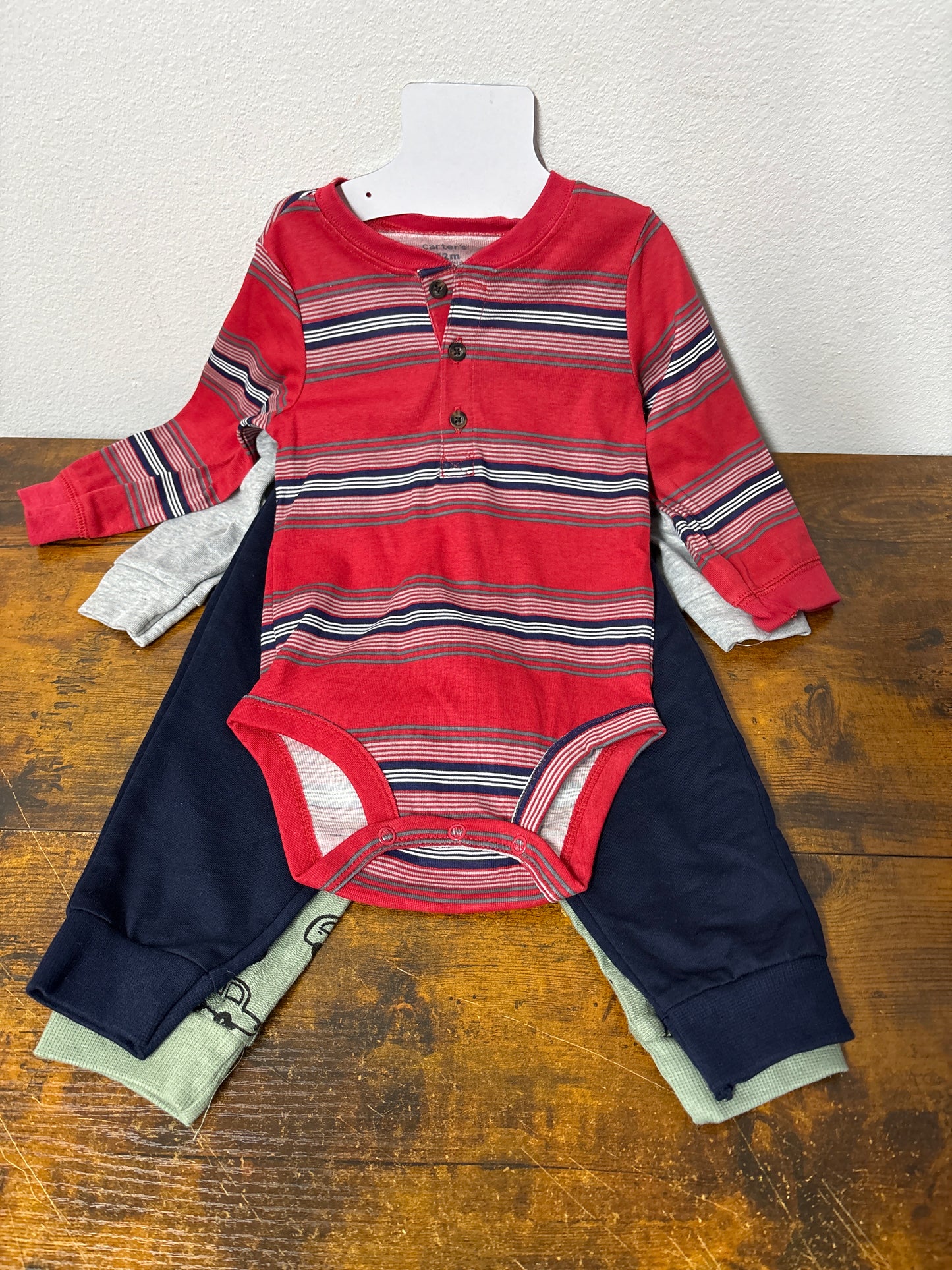 Pack Carter’s tam 9/12 meses 4pcs