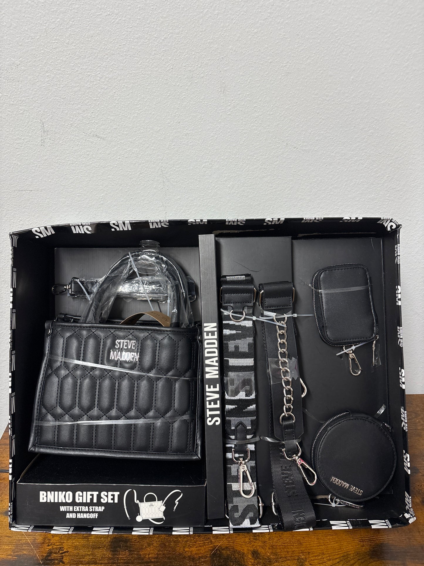 Steve Madden Bniko gift set 5 peças