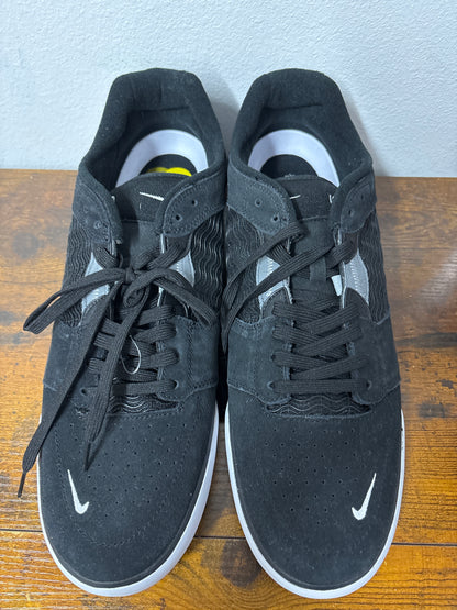 Tênis Nike tam 15 masculino