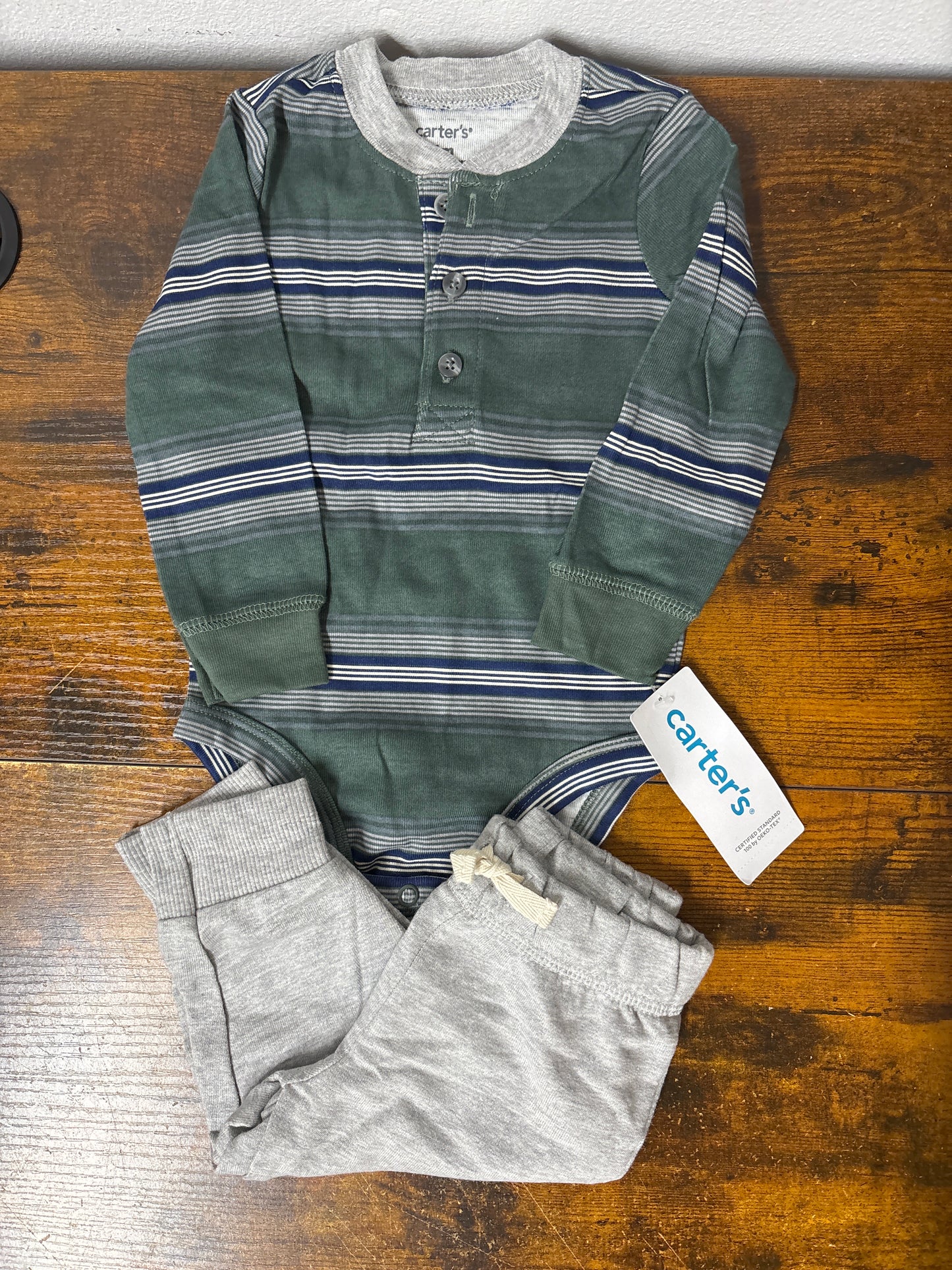 Carter’s set 6 meses 2 pcs