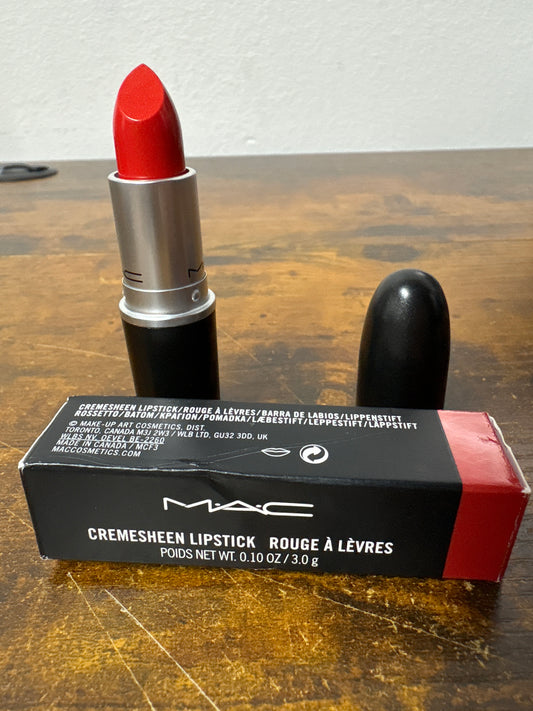 Mac batom cor dozen carnations