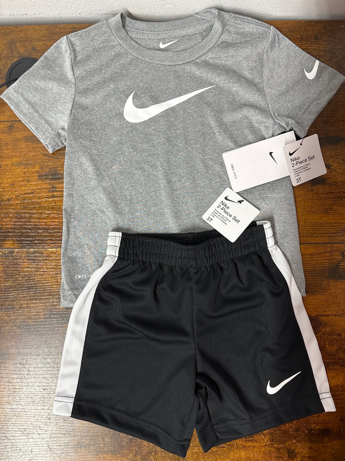 Nike conjunto TAM 3 anos 3 pcs